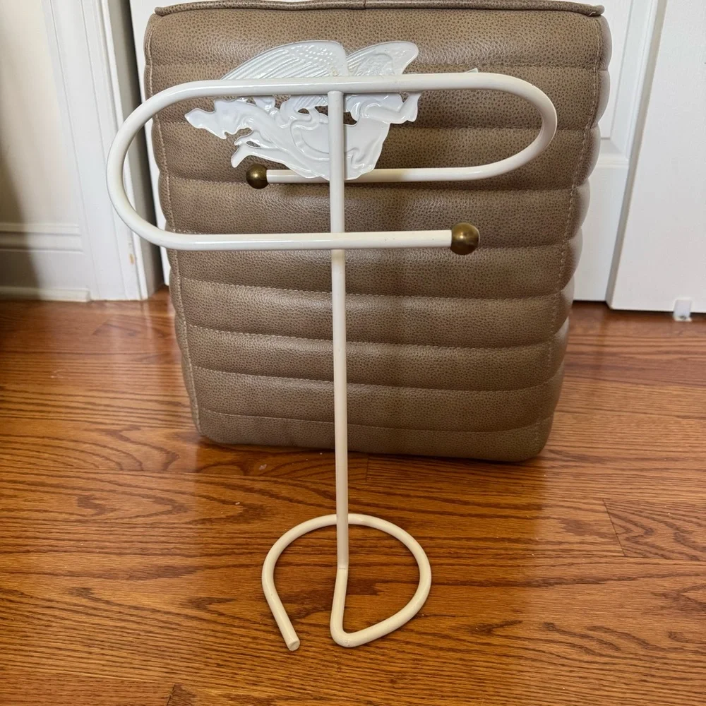 Vintage Brass Angel Cherub Hand Towel Holder Stand Hollywood Regency Elegant